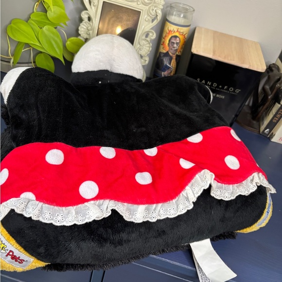 Disney Classic Minnie Mouse Pillowpet - Picture 6 of 8
